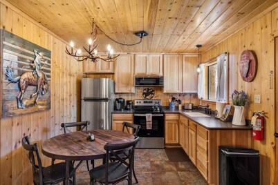 Cowboy Casita (Cabin 102)