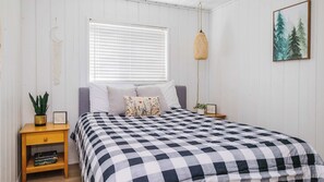 Unclassified image, 2 of 13, button