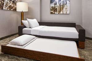 Biancheria da letto di alta qualità, cassaforte in camera, una scrivania