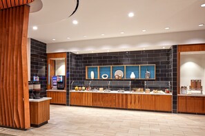 Colazione a buffet inclusa, servita tutte le mattine 