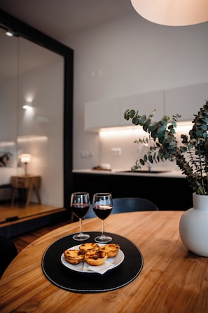 Design Apartment, 1 Bedroom, Balcony, City View | Private kitchen