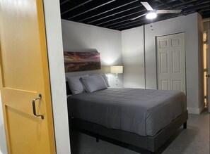 The Loft Bedroom I - The Little Industrial Loft- Near ATL Airport Sleeps 3 (East Point)