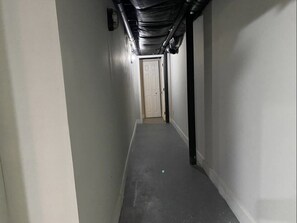 The Loft Hallway  - The Little Industrial Loft- Near ATL Airport Sleeps 3 (East Point)
