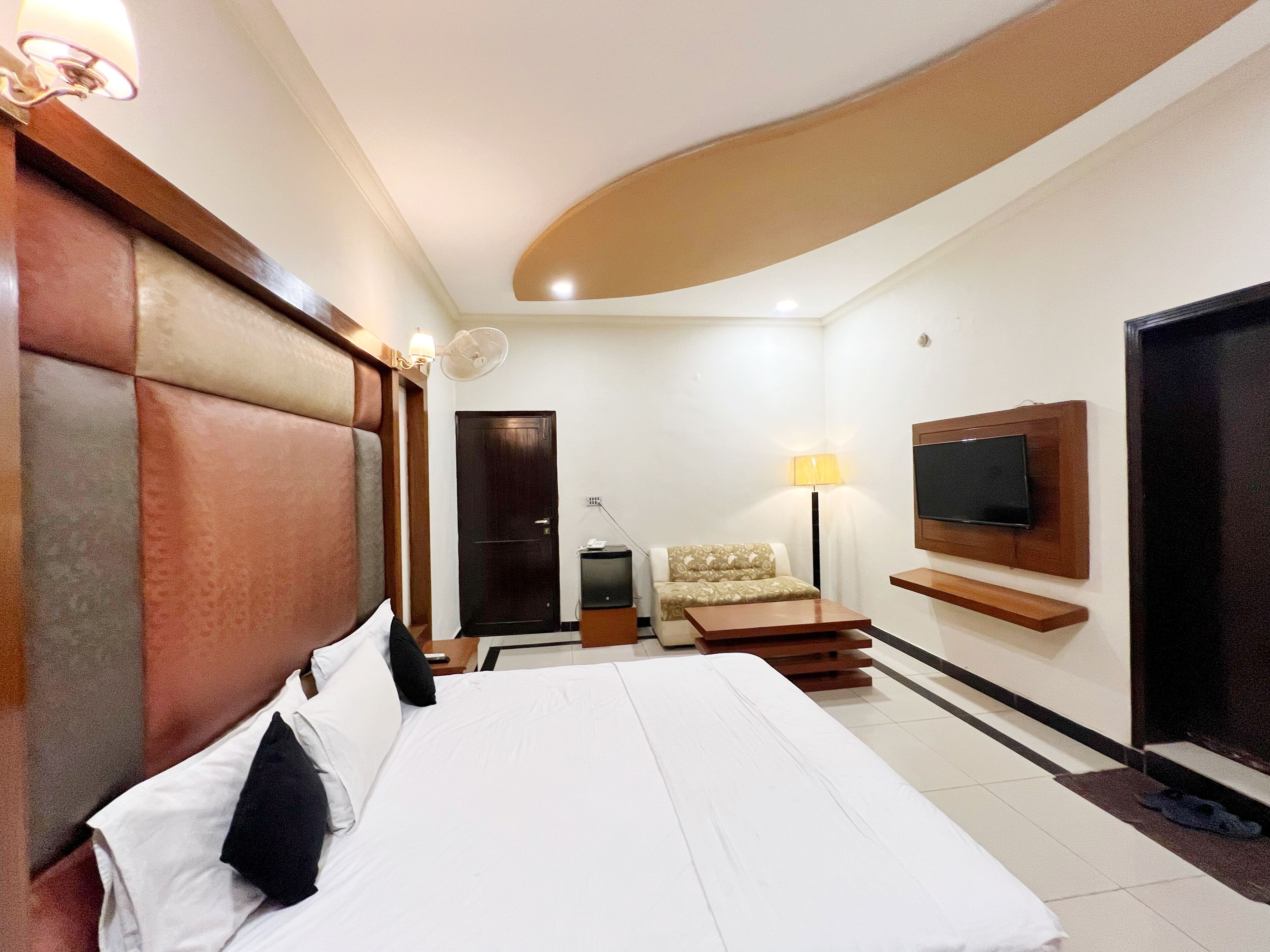 Family Double Room | Minibar, individually furnished, desk, laptop workspace