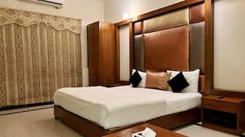 1 bedroom, minibar, individually furnished, desk