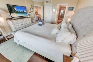 4 habitaciones, tabla de planchar con plancha, wifi y ropa de cama 