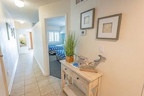1 bedroom, iron/ironing board, free WiFi, bed sheets - Newly Added, Oceanfront, Steps to the Beach,POOLS! (North Myrtle Beach)