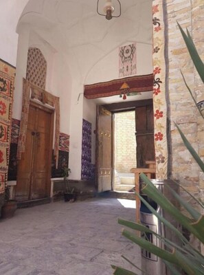 Interior - MEKHTAR AMBAR Caravan Sarai XIX (Buxoro)