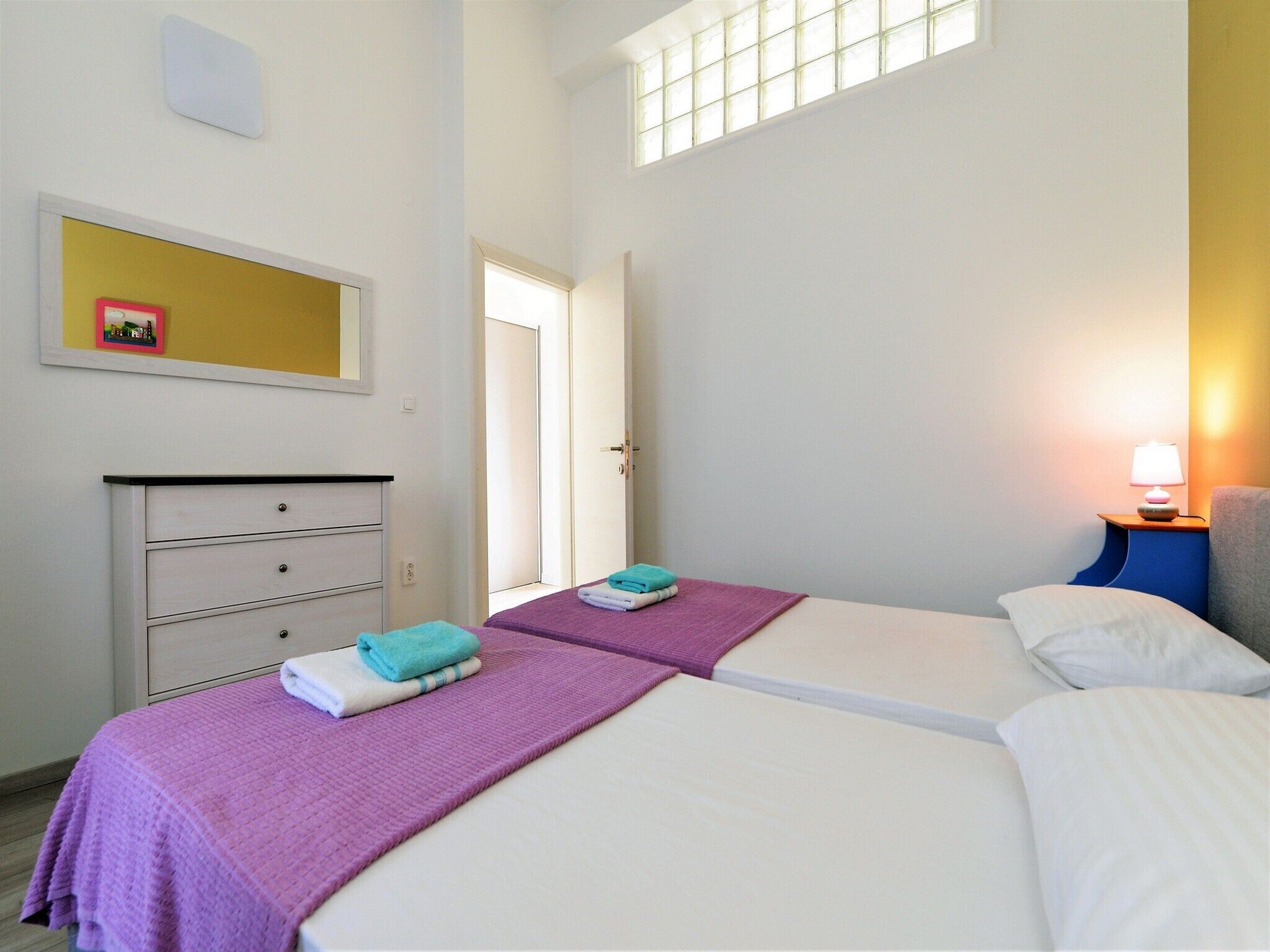 1 chambre, fer et planche à repasser, Wi-Fi, draps fournis