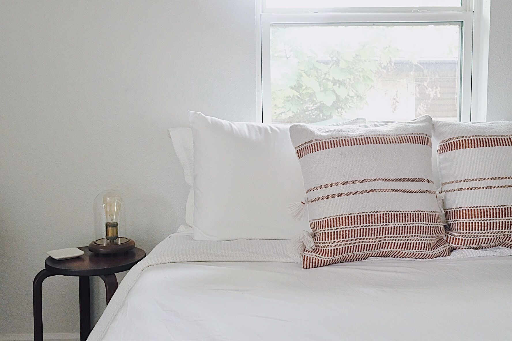 2 habitaciones, escritorio, tabla de planchar con plancha y wifi gratis 