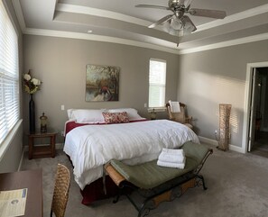 2 bedrooms, desk, free WiFi, bed sheets - Stunning Home on the Highlands Golf Course - Overlooking 3rd Green (Bella Vista)