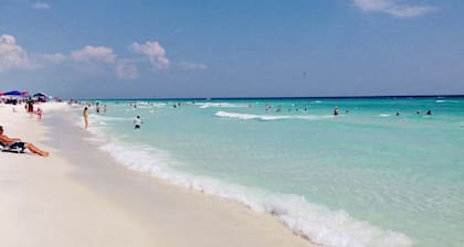 ‼️SALE‼️20% OFF Sept.2025-Feb.2026 HUGE Beach house Heated POOL 7BR 4BA Sleeps 23