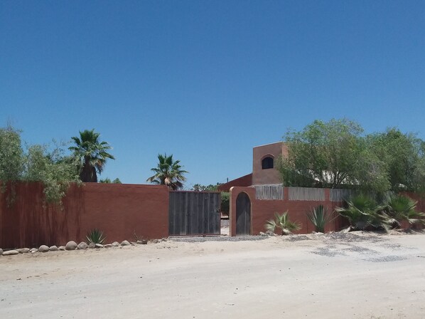 Exterior - Corner of punta pequena/fredrico (San Juanico)