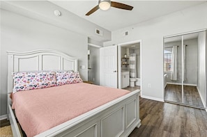 2 sovrum, skrivbord, wi-fi och sängkläder