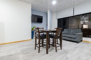 Dining - Rock 2- BREND NEW Loft Apartment (Santa Teresa, Cóbano.)