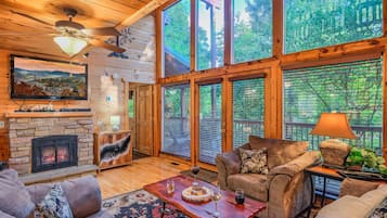 Smart TV, video games