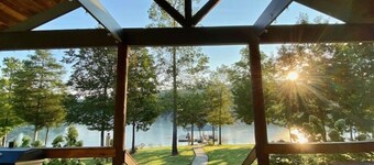 Tranquil Lake Retreat: Dock,Kayak,FirePit, Fishing