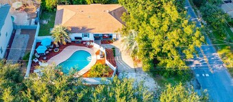 Magic Beach Hideaway! Private Pool, Close to Beach