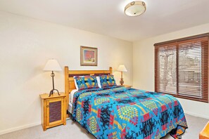 2 bedrooms, desk, iron/ironing board, free WiFi