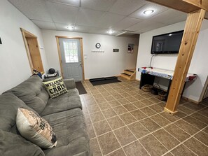 Smart TV, fireplace, books, music library