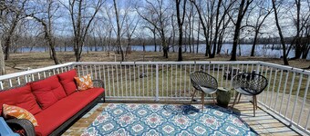 Adorable Cottage on GREAT Fishing Lake