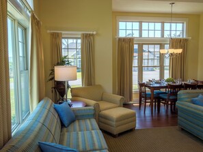 Regal Vistas 2 Bedroom Presidential Condo with Spa Tub/Full Kitchen