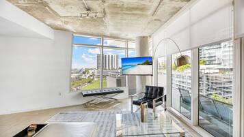 55-inch Smart TV with digital channels, Netflix, streaming services