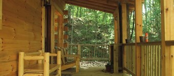 AMAZING & COZY LOG CABIN IN WOODS