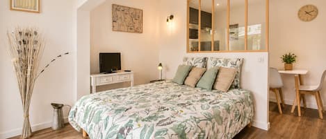 1 chambre, fer et planche Ă repasser, Wi-Fi gratuit, draps fournis