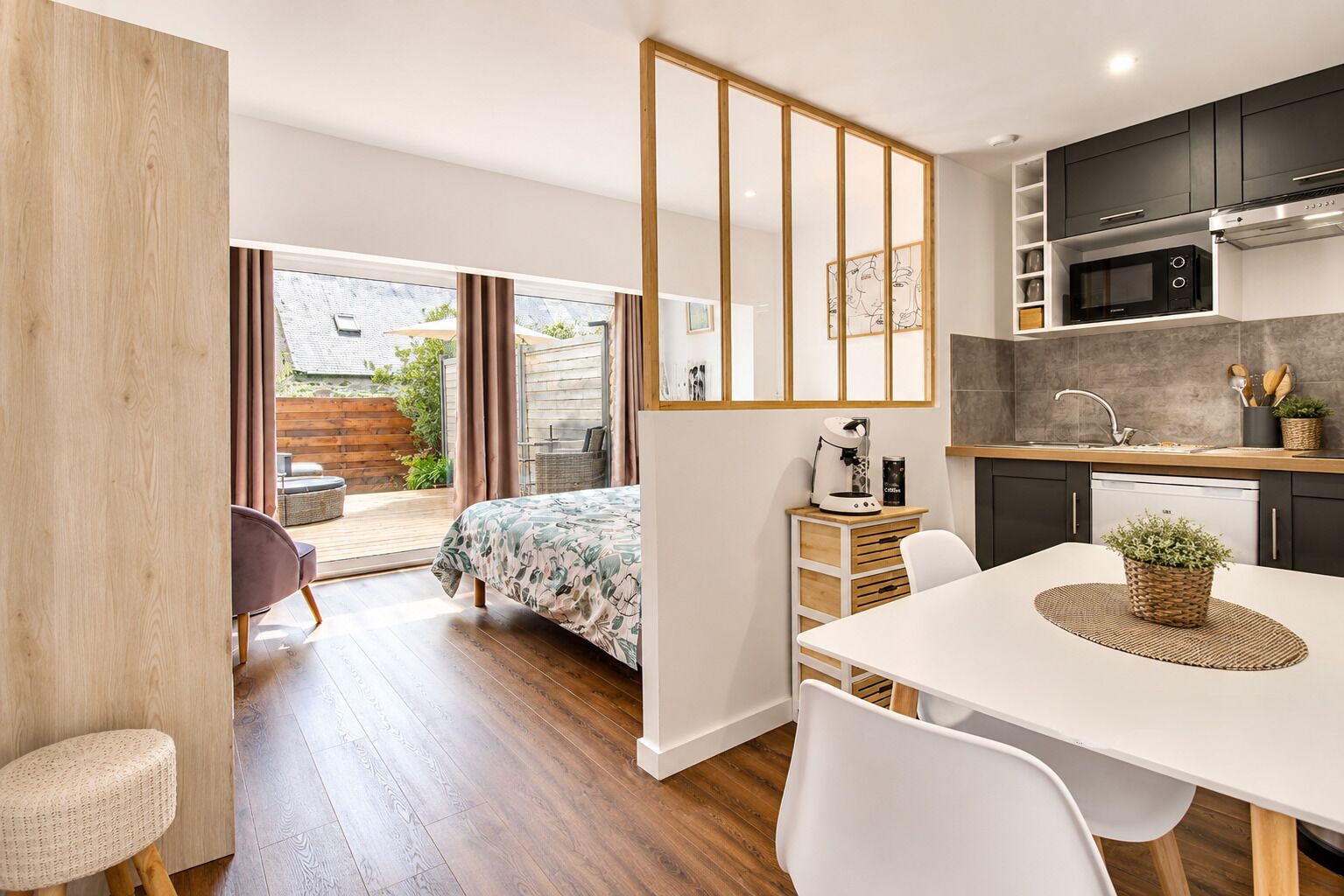1 slaapkamer, een strijkplank/strijkijzer, gratis wifi, beddengoed