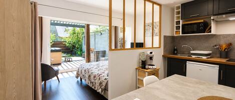 1 bedroom, iron/ironing board, free WiFi, bed sheets
