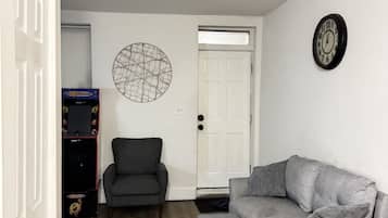 Smart TV, fireplace, computer monitors
