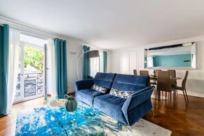 TV - Superb apartment in the heart of Bordeaux (Bordeaux)
