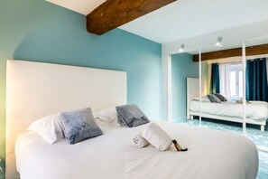 3 Schlafzimmer, Schreibtisch, Bügeleisen/Bügelbrett, Internetzugang