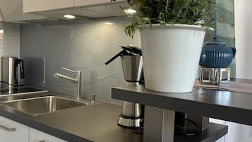 冰箱、洗碗机、茶具/咖啡用具、电热水壶