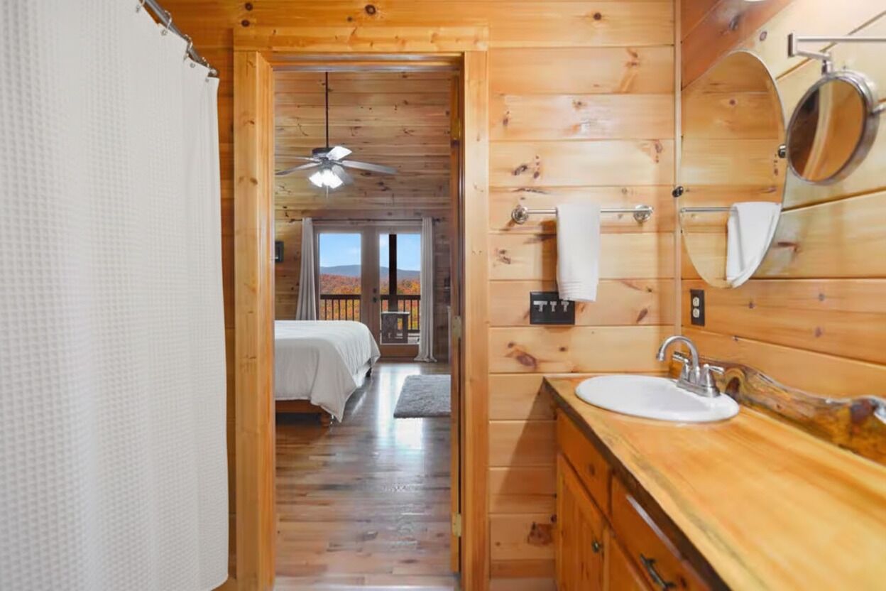 3 habitaciones, tabla de planchar con plancha y wifi gratis 