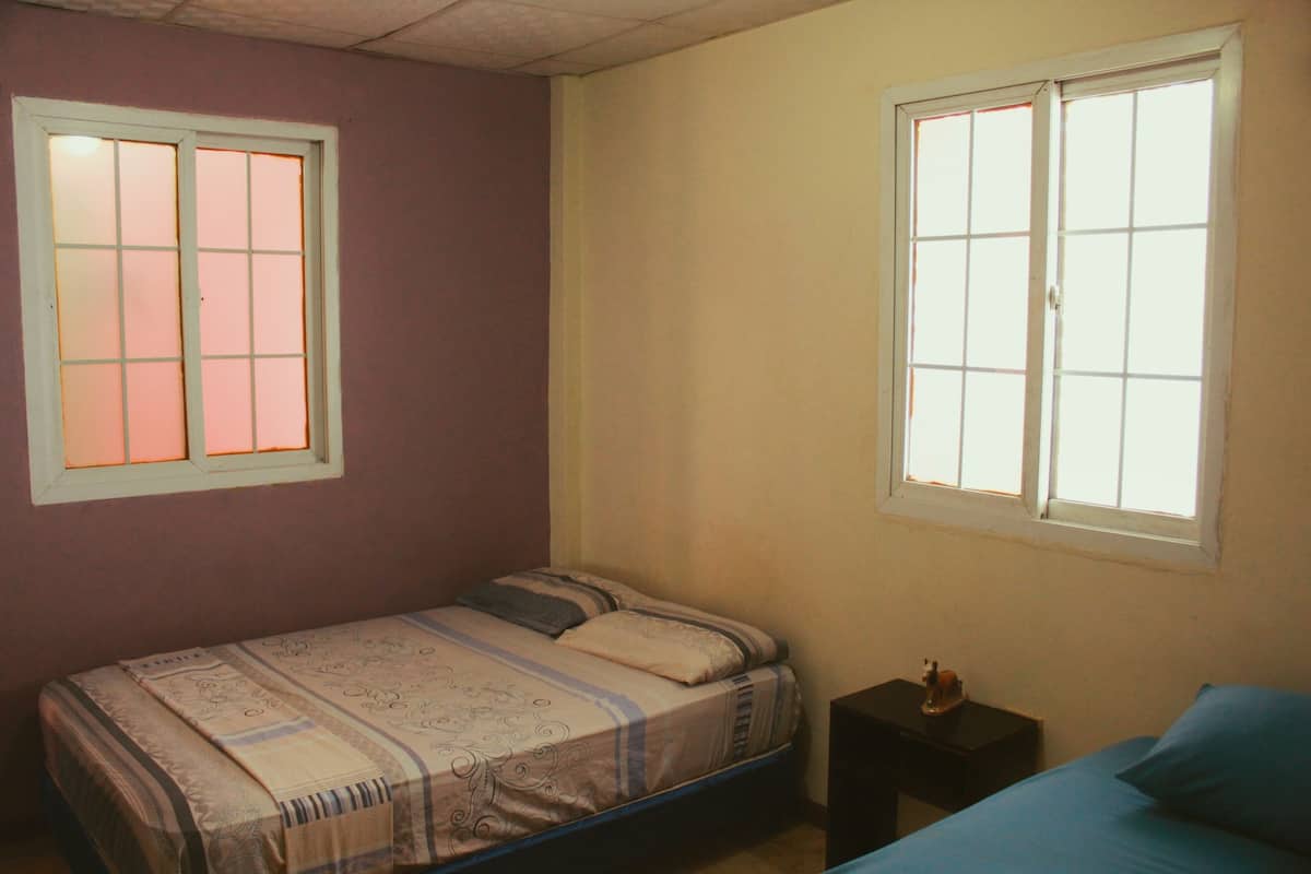 Comfort Room | 1 bedroom, down comforters, Tempur-Pedic beds, free WiFi