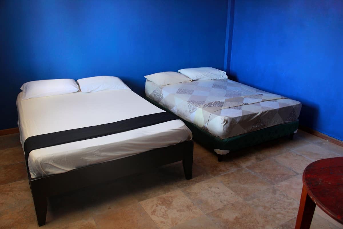 Comfort Room | 1 bedroom, down comforters, Tempur-Pedic beds, free WiFi