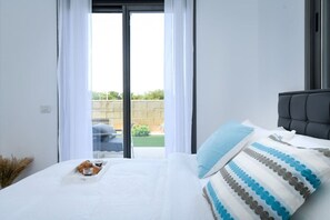 4 chambres, fer et planche à repasser