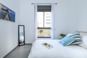 4 Schlafzimmer, Bügeleisen/Bügelbrett
