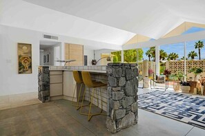 Interior - Mid-Century Icon Steps to Downtown Palm Springs, 2 Bed / 2 Bath plus Den (Palm Springs)