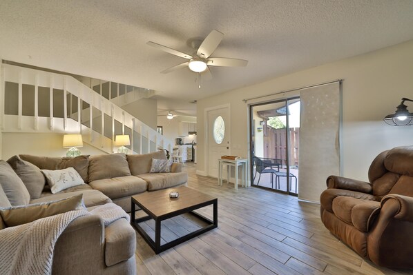 Télévision, cheminée