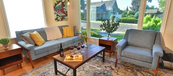 Olive House · Olive House Cute, clean, quiet & all the amenities