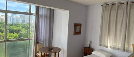 3 chambres, bureau, accĂšs au Wi-Fi (inclus), literie fournie