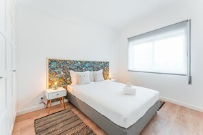 1 bedroom, iron/ironing board, free Internet, bed sheets - GuestReady - City retreat with a Balcony (Porto)