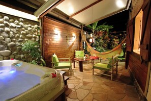 Bain à remous extérieur