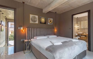 4 bedrooms, WiFi