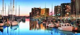 Cute Poolside Unit, 2 Miles from the Beach