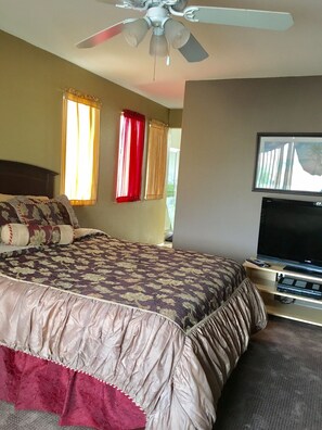 5 bedrooms, iron/ironing board, WiFi, bed sheets