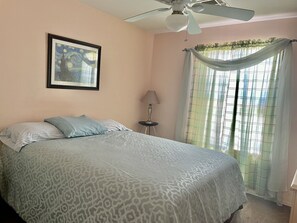 5 bedrooms, iron/ironing board, WiFi, bed sheets
